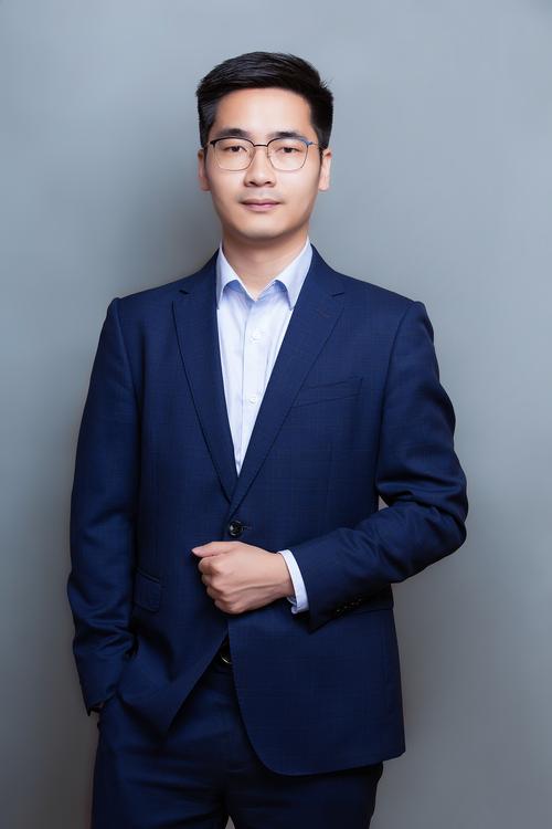 程华英执行创意总监